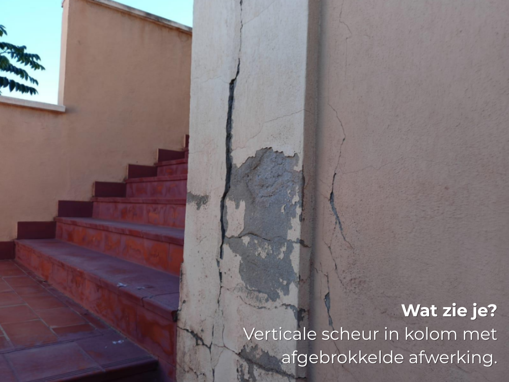 Vochtplek achter een verse verflaag, ontdekt tijdens de bouwkundige keuring